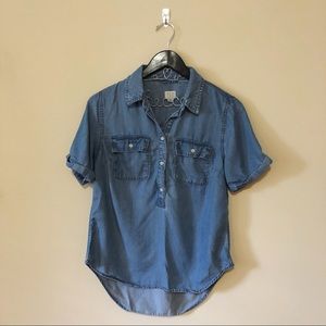 Short sleeve chambray shirt